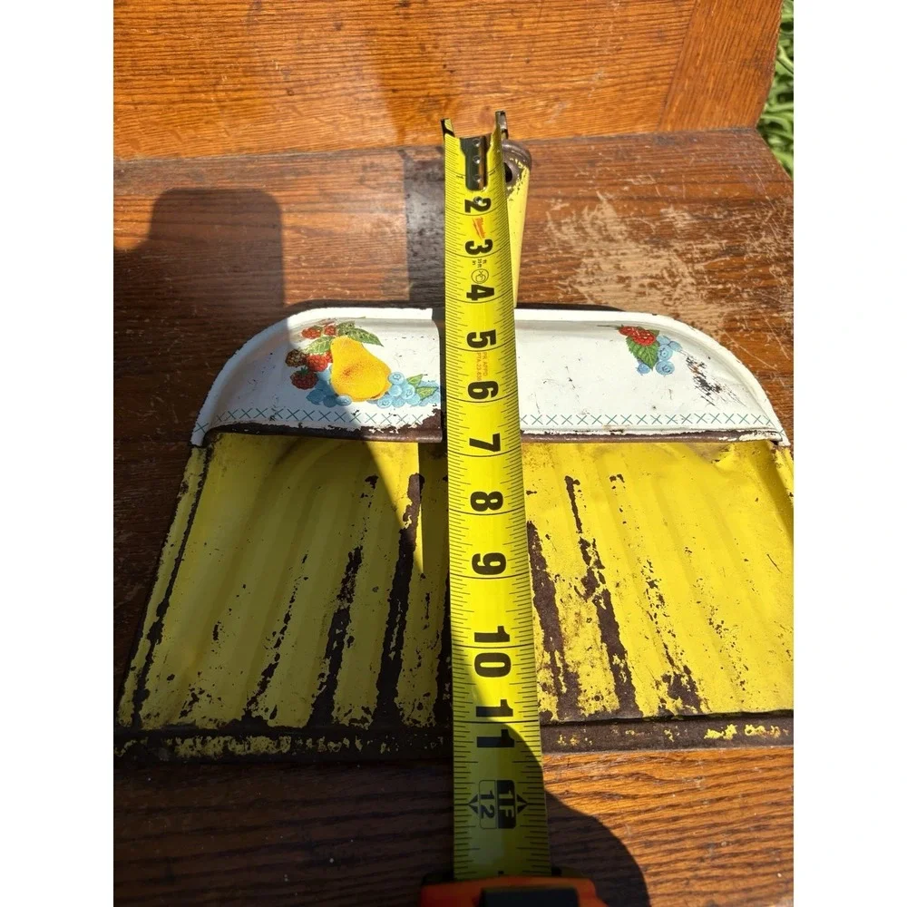Vintage Yellow Metal Dustpan Fruit Grannycore JV Reed Cottagecore Farmhouse